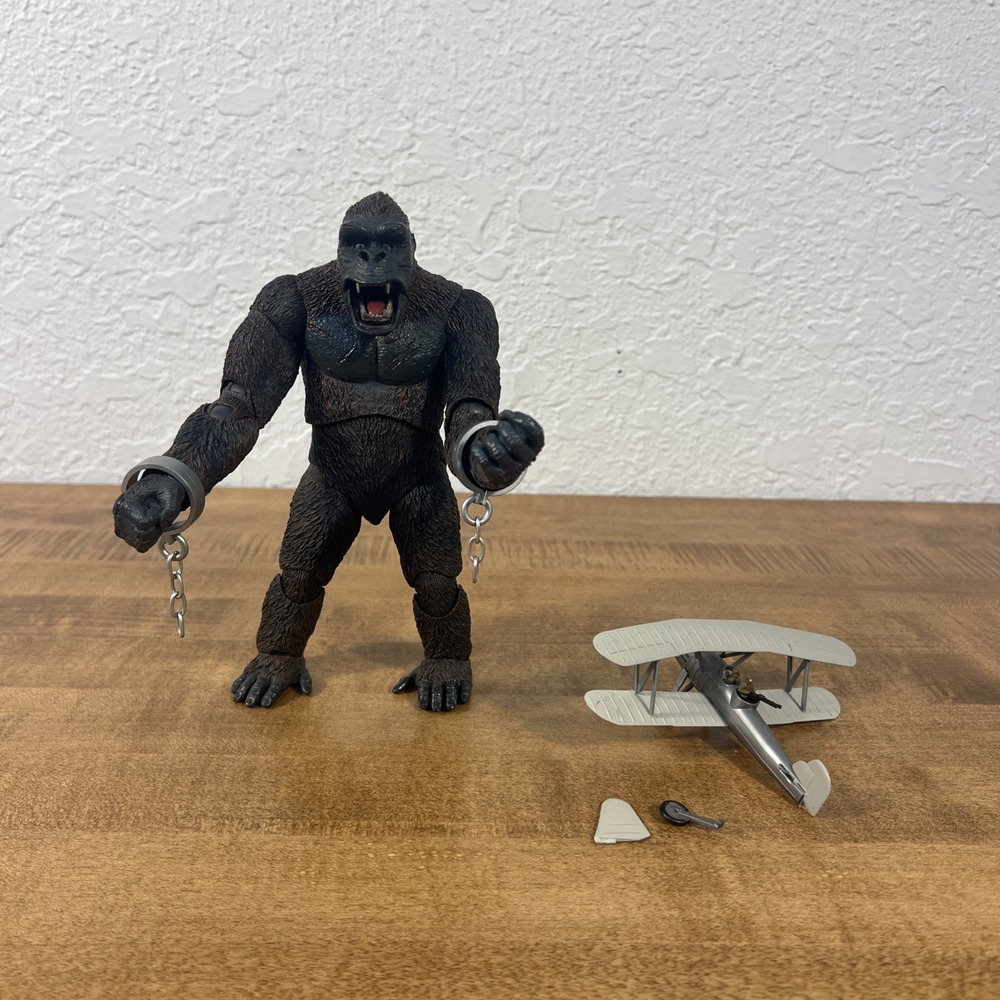 NECA King Kong 1933 Movie Figure King Kong Metropolis Action Figure W/ Plane